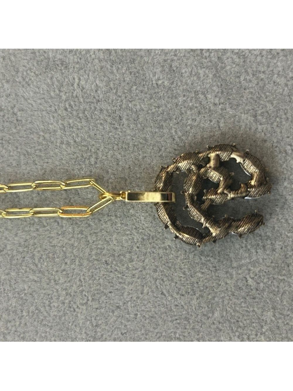 Elegant Gold and Black Women's pendant - Picture 4 of 4